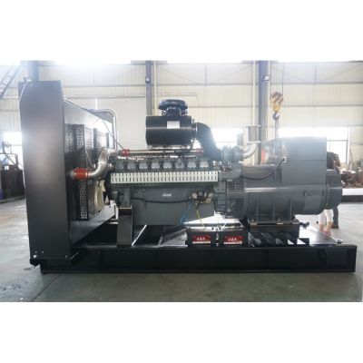 800kw威曼柴油發(fā)電機(jī)組-威曼16缸柴油機(jī)D30A2柴油發(fā)電機(jī)組,缸徑/行程：128/142mm,柴油發(fā)電機(jī)組水冷發(fā)動(dòng)機(jī)功率880KW,柴油發(fā)電機(jī)組配套馬拉松斯坦福發(fā)電機(jī)。廠價(jià)直銷歡迎選購：13773399855。