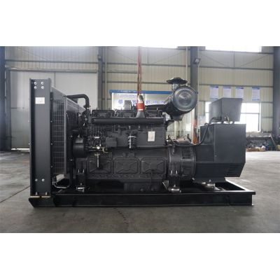 200kw凱普柴油發(fā)電機(jī)組-凱普6缸柴油機(jī)缸徑/行程：135/150mm,水冷發(fā)動(dòng)機(jī)功率206KW,配套馬拉松斯坦福發(fā)電機(jī)。廠價(jià)直銷歡迎選購：13773399855。