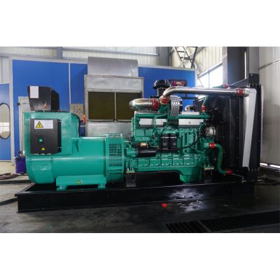 300kw乾能柴油發(fā)電機(jī)組-乾能12缸柴油機(jī)12V135AZD柴油發(fā)電機(jī)組,缸徑/行程：135/150mm,柴油發(fā)電機(jī)組水冷發(fā)動(dòng)機(jī)功率330KW,柴油發(fā)電機(jī)組配套馬拉松斯坦福發(fā)電機(jī)。廠價(jià)直銷歡迎選購：13773399855。