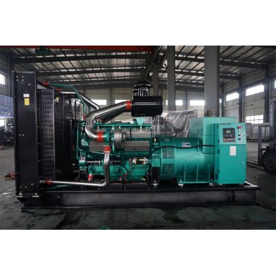 500kw乾能柴油發(fā)電機(jī)組-乾能12缸柴油機(jī)12V135BZLD-1柴油發(fā)電機(jī)組,缸徑/行程：135/155mm,柴油發(fā)電機(jī)組水冷發(fā)動(dòng)機(jī)功率550KW,柴油發(fā)電機(jī)組配套馬拉松斯坦福發(fā)電機(jī)。廠價(jià)直銷歡迎選購：13773399855。