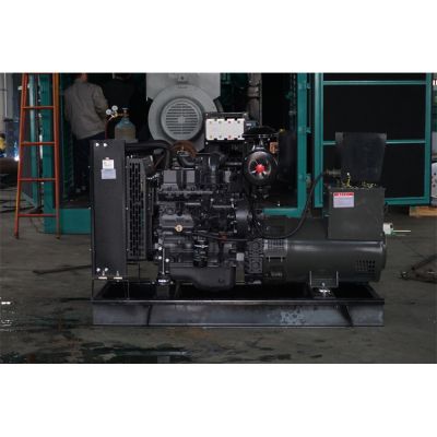 工廠直銷75KW柴油發(fā)電機(jī)，品牌有廣西玉柴、東方紅、斗山大宇、進(jìn)口沃爾沃等柴油發(fā)電機(jī)組。廠價(jià)直銷歡迎選購：13773399855。