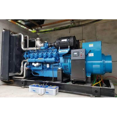 500kw博杜安柴油發(fā)電機組-博杜安6缸柴油機6M33D572E200柴油發(fā)電機組,缸徑/行程：150/185mm,柴油發(fā)電機組水冷發(fā)動機功率572KW,柴油發(fā)電機組配套馬拉松斯坦福發(fā)電機。廠價直銷歡迎選購：13773399855。