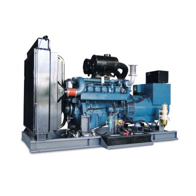 900kw科曼柴油發(fā)電機(jī)組-科曼16缸柴油機(jī)16KMV-1090柴油發(fā)電機(jī)組,缸徑/行程：128/142mm,柴油發(fā)電機(jī)組水冷發(fā)動(dòng)機(jī)功率960KW,柴油發(fā)電機(jī)組配套馬拉松斯坦福發(fā)電機(jī)。廠(chǎng)價(jià)直銷(xiāo)歡迎選購(gòu)：13773399855。