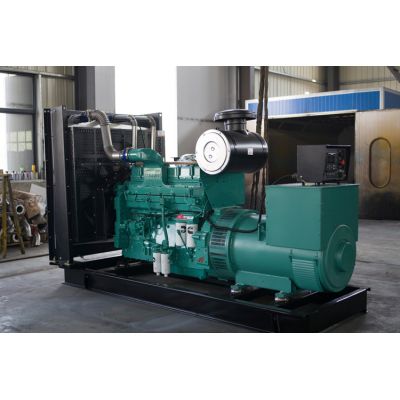 600kw重慶康明斯柴油發(fā)電機組-重慶康明斯6缸柴油機KTAA19-G6A柴油發(fā)電機組,缸徑/行程：159/159mm,柴油發(fā)電機組水冷發(fā)動機功率610KW,柴油發(fā)電機組配套馬拉松斯坦福發(fā)電機。廠價直銷歡迎選購：13773399855。