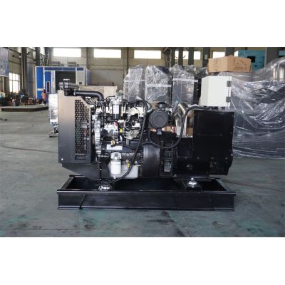 25kw珀金斯柴油發(fā)電機(jī)組-珀金斯3缸柴油機(jī)1103A-33G柴油發(fā)電機(jī)組,缸徑/行程：105/127mm,柴油發(fā)電機(jī)組水冷發(fā)動機(jī)功率30KW,柴油發(fā)電機(jī)組配套馬拉松斯坦福發(fā)電機(jī)。廠價(jià)直銷歡迎選購：13773399855。