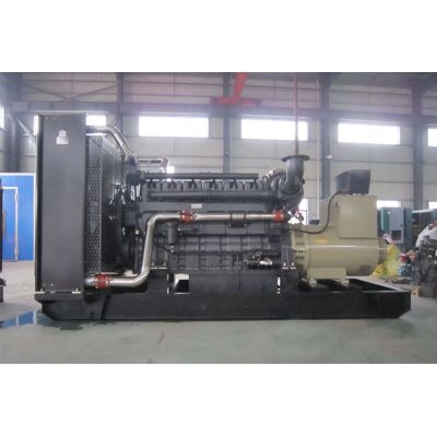 700kw上柴股份柴油發(fā)電機(jī)組-上柴股份6缸柴油機(jī)SC33W990D2柴油發(fā)電機(jī)組,缸徑/行程：180/215mm,柴油發(fā)電機(jī)組水冷發(fā)動(dòng)機(jī)功率726KW,柴油發(fā)電機(jī)組配套馬拉松斯坦福發(fā)電機(jī)。廠價(jià)直銷歡迎選購(gòu)：13773399855。