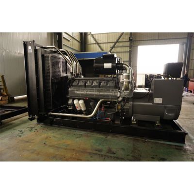 600kw無(wú)錫動(dòng)力柴油發(fā)電機(jī)組-無(wú)錫動(dòng)力12缸柴油機(jī)WD287TAD58柴油發(fā)電機(jī)組,缸徑/行程：138/160mm,柴油發(fā)電機(jī)組水冷發(fā)動(dòng)機(jī)功率638KW,柴油發(fā)電機(jī)組配套馬拉松斯坦福發(fā)電機(jī)。廠價(jià)直銷歡迎選購(gòu)：13773399855。