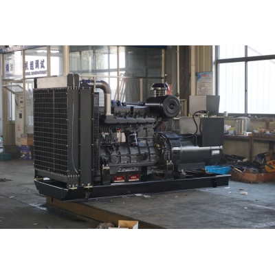 700kw上柴動(dòng)力柴油發(fā)電機(jī)組-上柴股份6缸柴油機(jī)6KTAA25-G31柴油發(fā)電機(jī)組,缸徑/行程：170/185mm,柴油發(fā)電機(jī)組水冷發(fā)動(dòng)機(jī)功率800KW,柴油發(fā)電機(jī)組配套馬拉松斯坦福發(fā)電機(jī)。廠價(jià)直銷歡迎選購(gòu)：13773399855。
