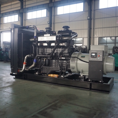 800kw上柴動(dòng)力柴油發(fā)電機(jī)組-上柴股份6缸柴油機(jī)6WTAA35-G32柴油發(fā)電機(jī)組,缸徑/行程：186/215mm,柴油發(fā)電機(jī)組水冷發(fā)動(dòng)機(jī)功率900KW,柴油發(fā)電機(jī)組配套馬拉松斯坦福發(fā)電機(jī)。廠價(jià)直銷歡迎選購(gòu)：13773399855。